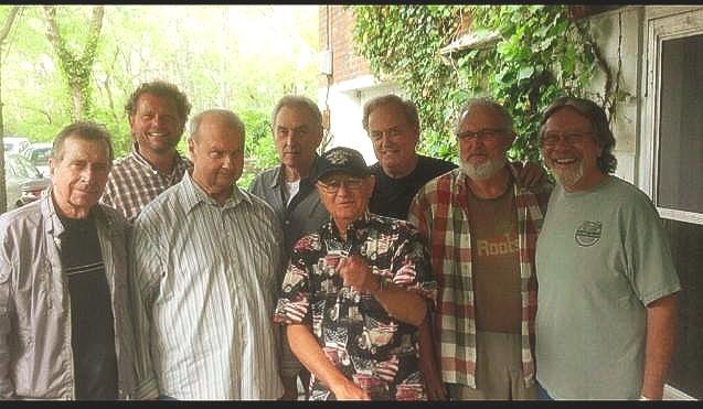 StevenRBryant's tweet photo. A memorable recording session with some of the original A team guys and some next generation guys, too:-)
L to R..
Lloyd Green, Cowboy Dan Harrell, Hargus '' Pig'' Robbins, Pete Wade, Charlie MCcoy, Pat Flynn, Me, Milton Sledge

#nashvillebassist #basslessons #nashvillemusician https://t.co/GWDHGgxQ0g