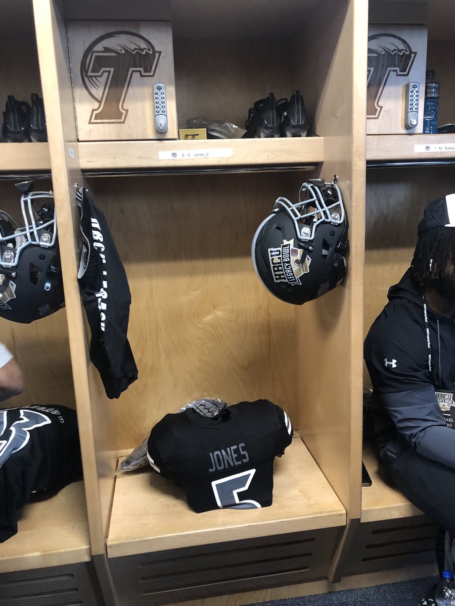GabeGiardina's tweet photo. Coemba Jones and Miquail Harvey’s game day locker!  Representing ⁦@ASUGoldenRams⁩ ⁦@ASUGoldenRamsFB⁩ ⁦@AlbanyStateUniv⁩ let’s go Rams! https://t.co/bwUIprwOfz
