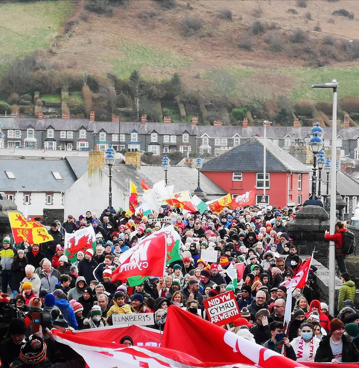 Pont Trefechan, Aberystwyth p'nawn 'ma.
#NidYwCymruArWerth