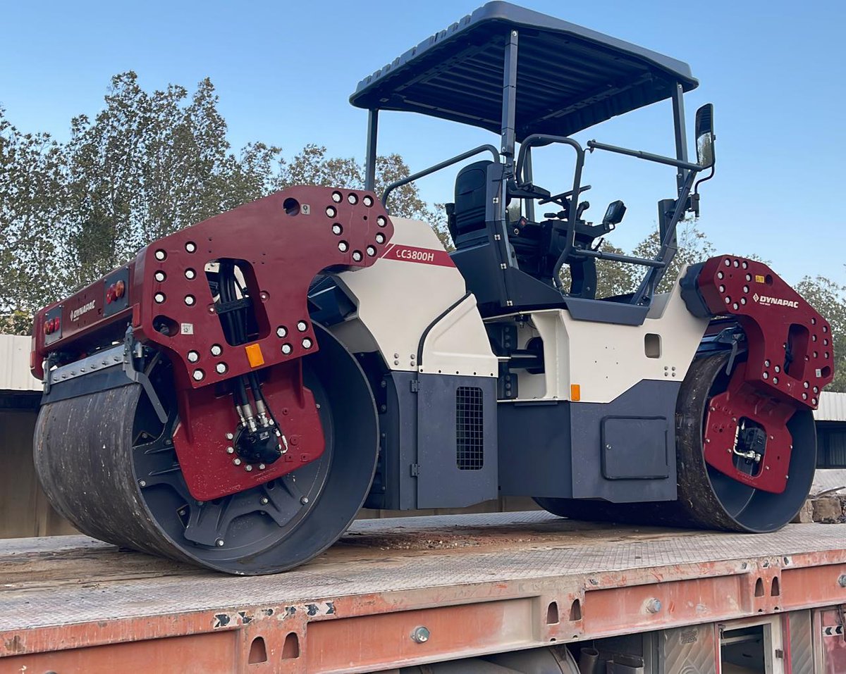 MEDCOKSA1's tweet photo. CC3800H shipped by Eastern Region branch to a valued business partner.
Why #Dynapac ? Safety above all, maximum uptime, productivity, quality results, environmental sustainability and low cost of ownership.
#Yourpartnerontheroadahead #RoadConstruction #MEDCO https://t.co/6HJyD3S5ge