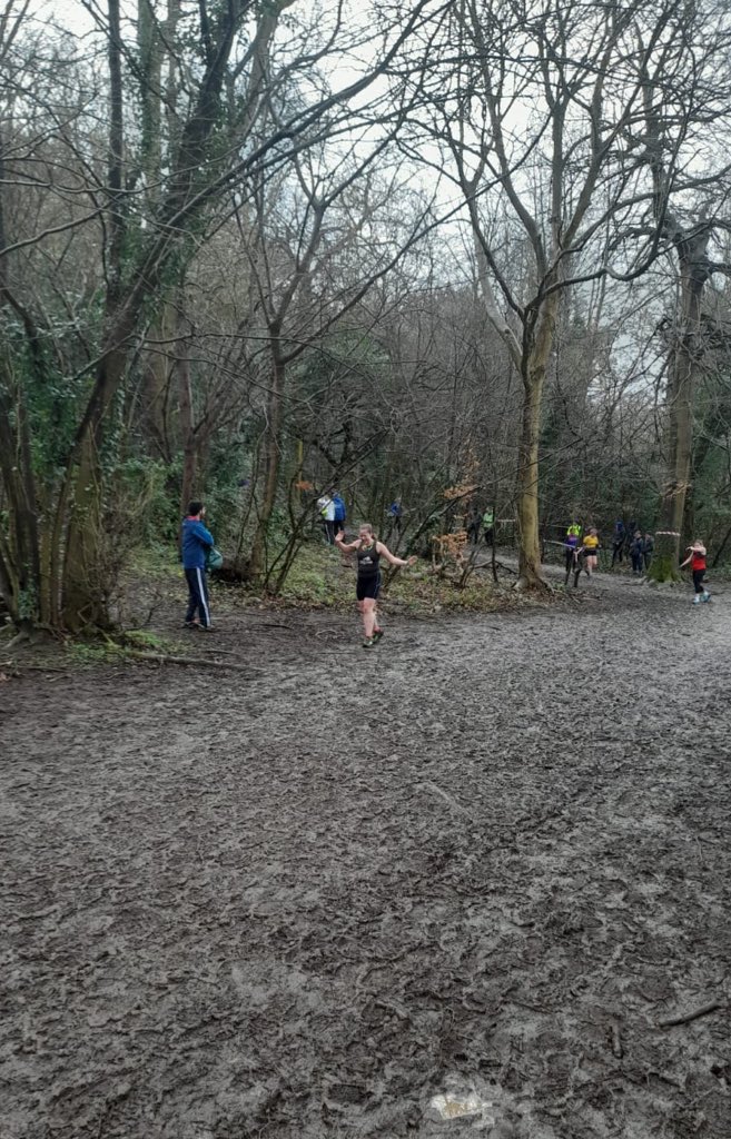 SarahDScire's tweet photo. Do cross country they said. It’ll be fun they said. Your @WhiteRockRC mens and ladies teams are below. One of us didn’t fall over. What we lack in XC running ability, we make up for with enthusiasm. #GLXC #BlaiseCastle #CharacterBuilding https://t.co/jerNwLsKgU