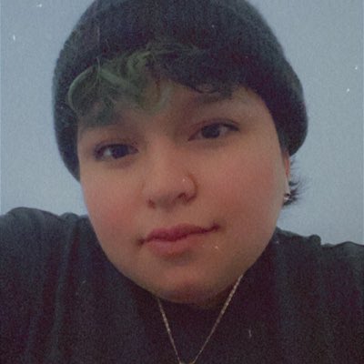 azalia1999's tweet photo. #NewProfilePic https://t.co/c5auvAmuEx