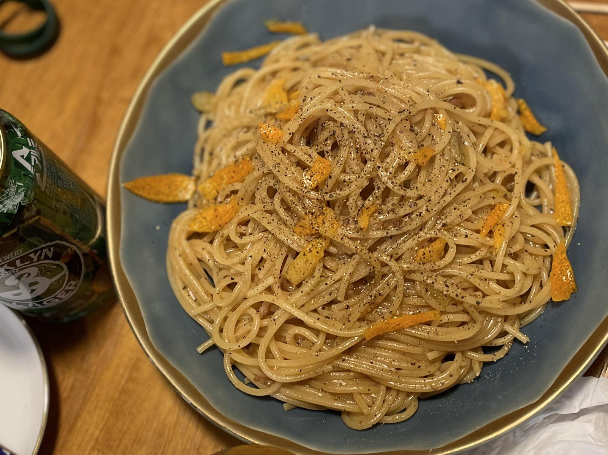 魔女っこれい 酔いパスタ作った ソースは鰹の酒盗 多めのバターで炒めた玉葱 オレガノ コンソメ少し キンカンを切って最後に黒胡椒と一緒に振りかけた T Co Bfiuxlkh0p Twitter