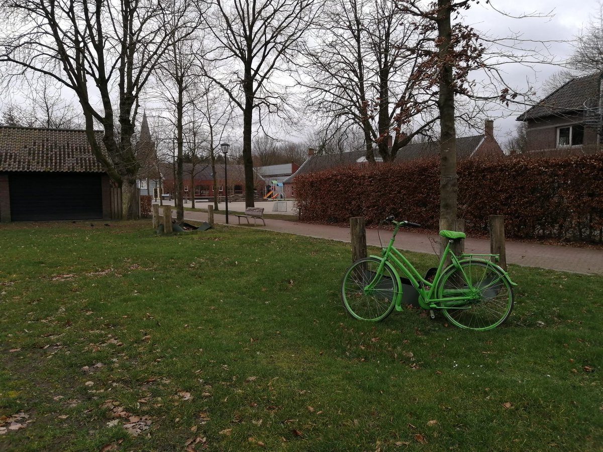 Weet iemand waarom er groene fietsen in de gemeente #eersel staan? cda.nl/noord-brabant/…