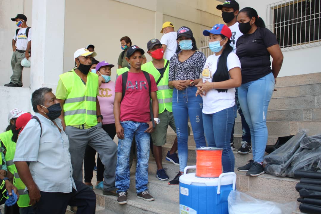 #19Feb Con el objetivo de intensificar las labores de limpieza y embellecimiento, la alcaldesa de Atures, <a href="/mirabal_yamilet/">Yamilet Mirabal</a> dotó de nuevos implementos de trabajo a las cuadrillas de mantenimiento del municipio. <a href="/NicolasMaduro/">Nicolás Maduro</a>
