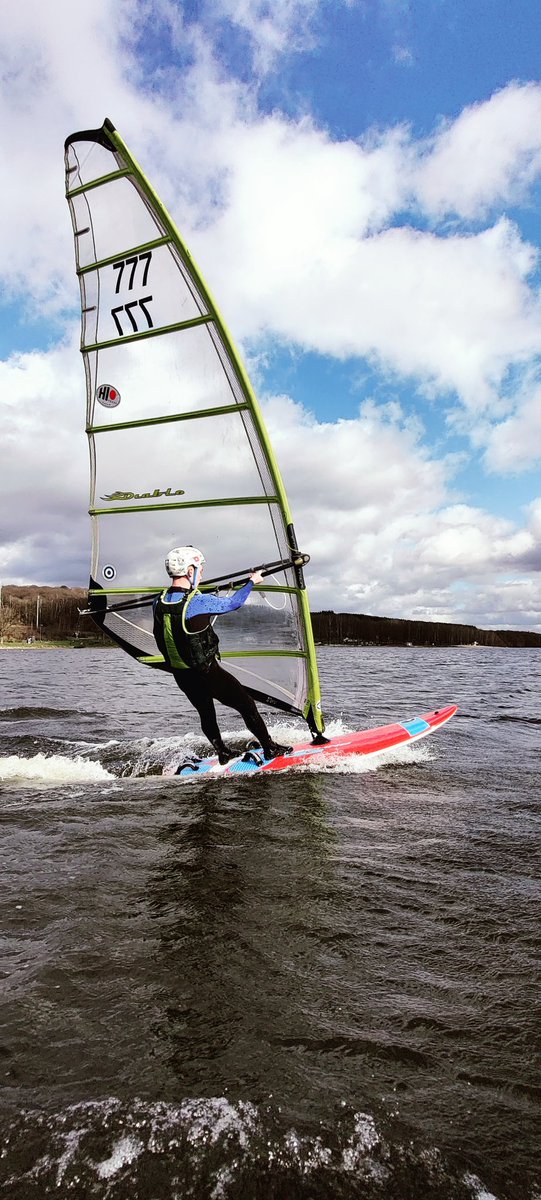 cvvfcm's tweet photo. 22 février, et on est déjà de retour sur l'eau ! ❄️🌬️🌊 

@voile_grandest @FFVoile @ardennescd08 @VilledeCMz @cdos_ardennes https://t.co/vsgfcY19zf