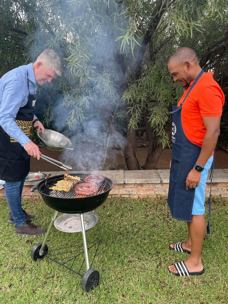Proper braai with <a href="/MTNza/">MTN South Africa</a>  CEO Charles #GoodTogether