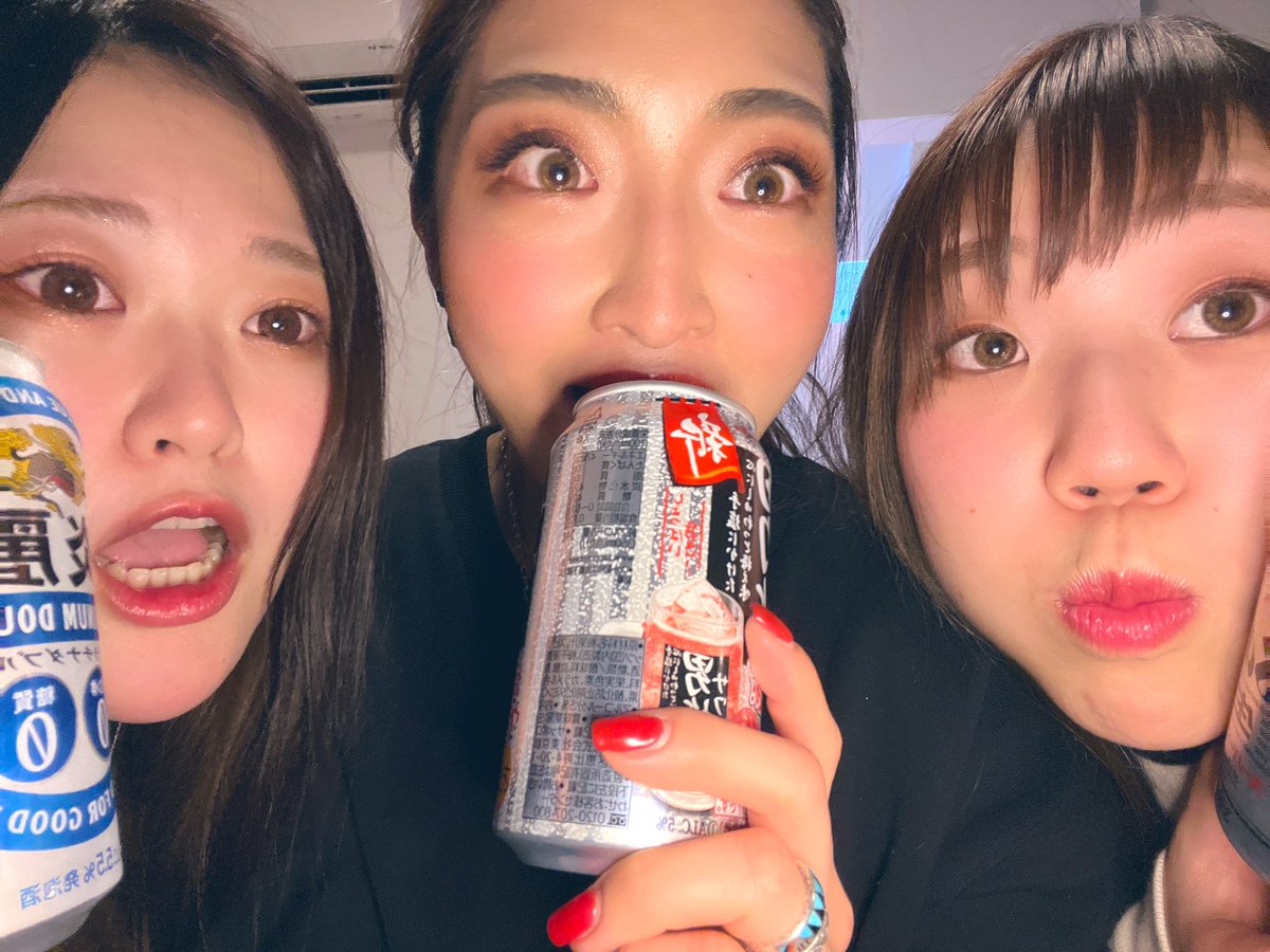 mii__ni's tweet photo. 一昨日は時間を忘れてふざけまくっては大爆笑炸裂な良き時間でした👱🏽‍♀️👱🏽‍♀️👱🏽‍♀️ https://t.co/peKPWGKTLF