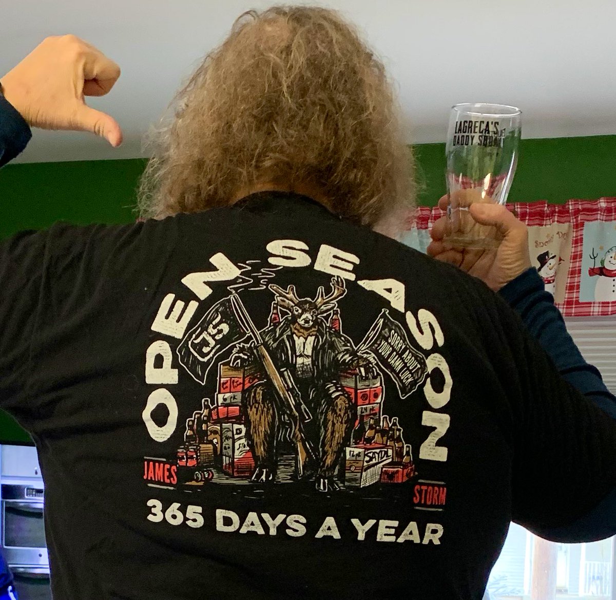 MongrovianMike's tweet photo. Day 20 #WMTShirtChallenge On @BustedOpenRadio got my Cowboy @JamesStormBrand Beer Hunter Shirt🍻@davidlagreca1 Daddy Soda glass to fill with my bounty and my little Gabby-Goo to help with the Hunt! #SAYDL! @NationsCorner @Podswag https://t.co/HbGXv957xg