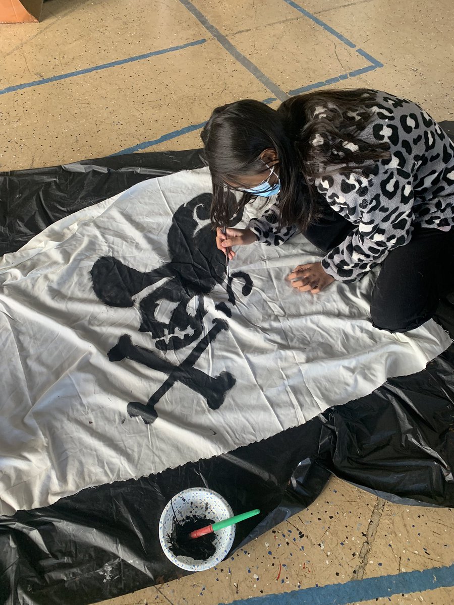 KindiMsLisa's tweet photo. Another hard crew day!! Crew teaches students leadership, creativity, and problem solving skills. @KindiAcademy https://t.co/Tqp4rdAvyM
