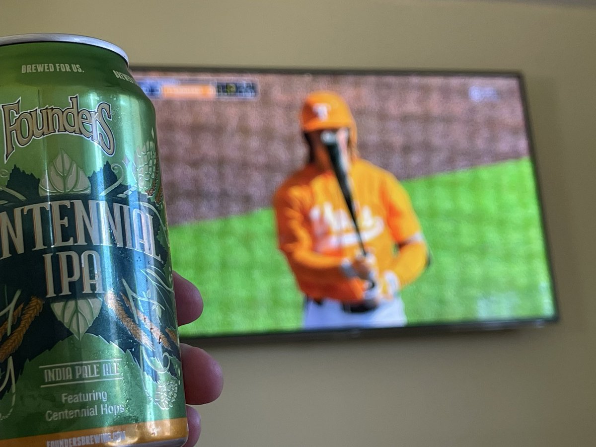 GRITknox's tweet photo. It’s the most wonderful tiiiime to #DoBeers https://t.co/l194fYHFWw