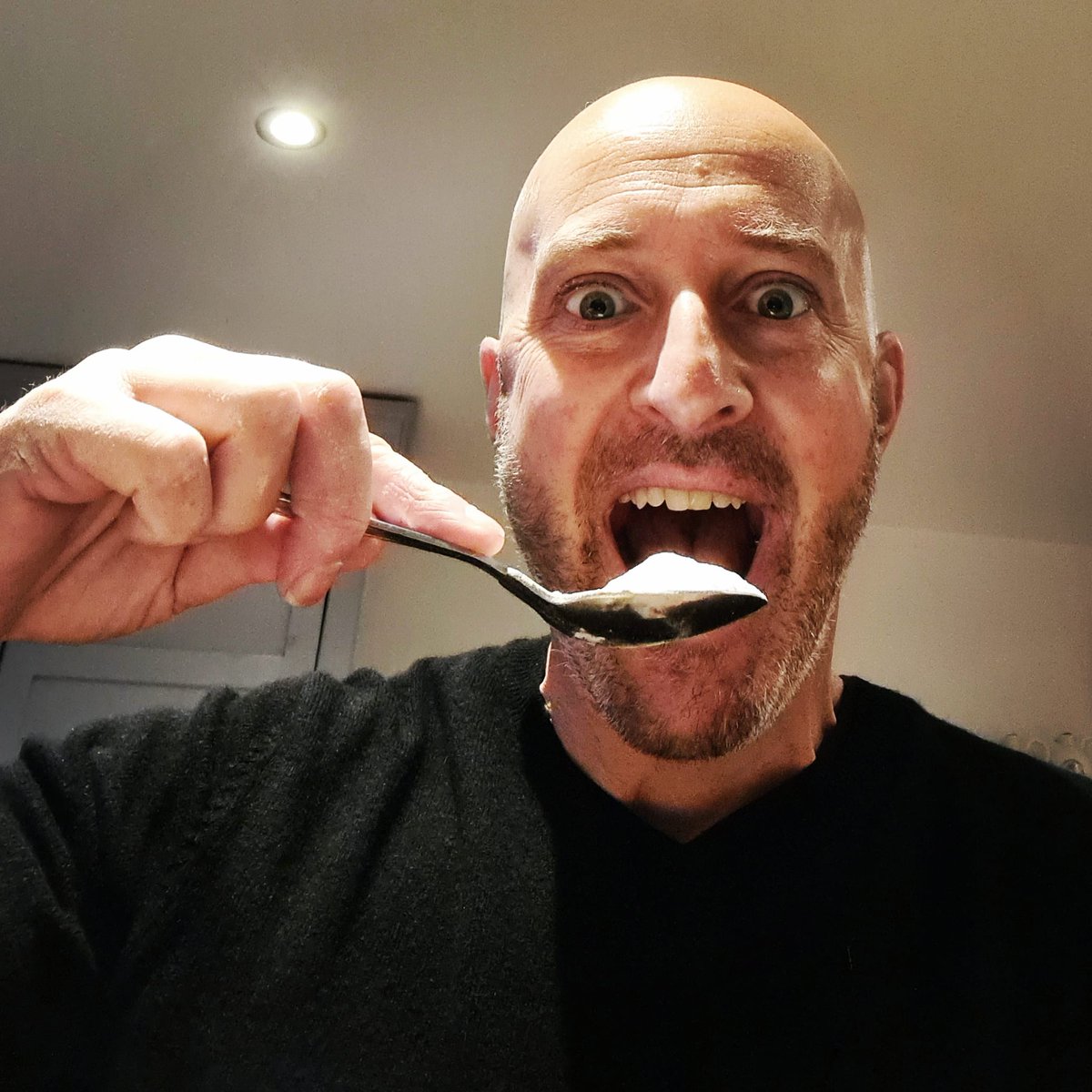 GideonRemfry's tweet photo. Cirrently #Creatine Loading....
Helping my ageing muscle along!! 

Creatine supplementation during resistance training results in ~1.4 kg greater increase in lean tissue mass &amp; increases upper &amp; lower body strength - when placebo is consumed....

Candow DG, et al (2012). https://t.co/dldkbBzhtX
