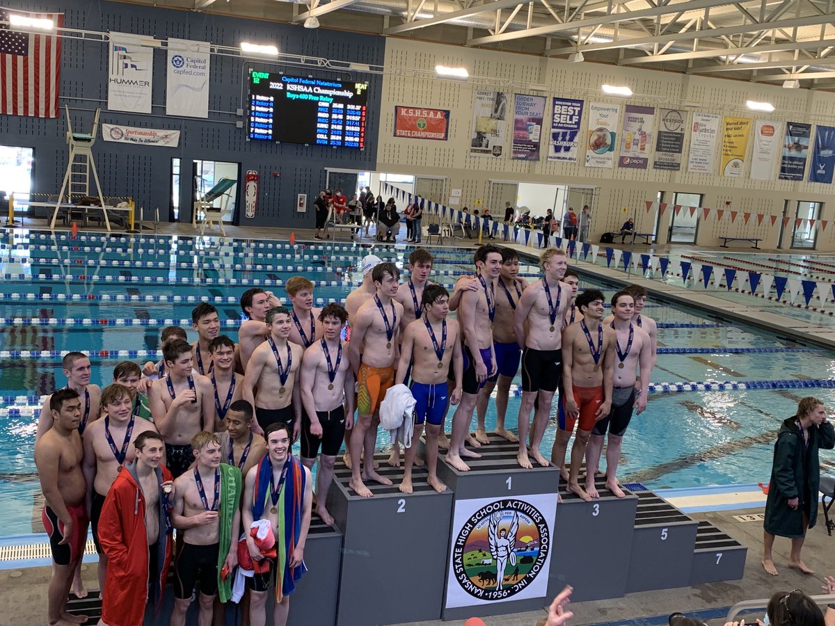 400 Free Relay state medalists on the stand for 5-1A