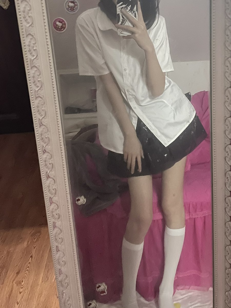 Yu01yu041's tweet photo. 今天装女高中生 https://t.co/Dntlzlu8qx
