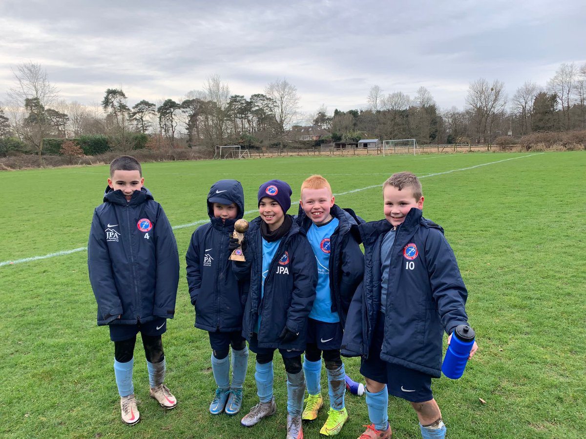 FCBracknell's tweet photo. After a end to end match with plenty of action, Player of the Match went to the whole team for the fight, spirit, determination and never give up attitude, well done boys!!!! Sponsored by @jparoofingltd 

#football #weather #community #learning https://t.co/nvaZqTsjaw