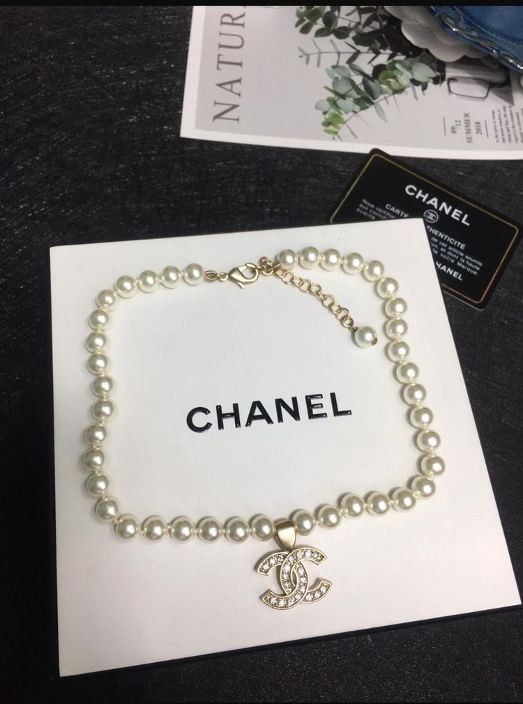 SelectOutfit's tweet photo. chanel necklace https://t.co/69HXfUngTM