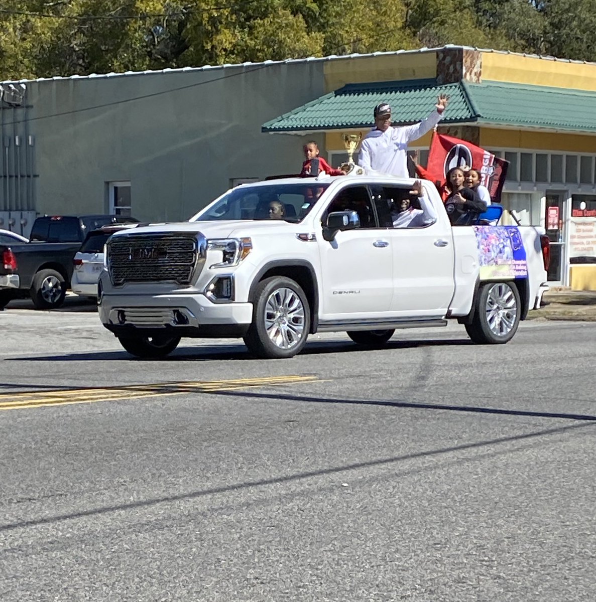 BrunswickFB's tweet photo. The Championship Parade was a success! Thank you to everyone who came out &amp; showed love for Brunswick High Pirate Alum @wcmcclendonjr! Wish you nothing but the best Big Dawg! 🟦🟨🏴‍☠️⚓️☠️ #AllAboutTheFamily #PiratePride #ChampionshipParade https://t.co/Oewx459UrU