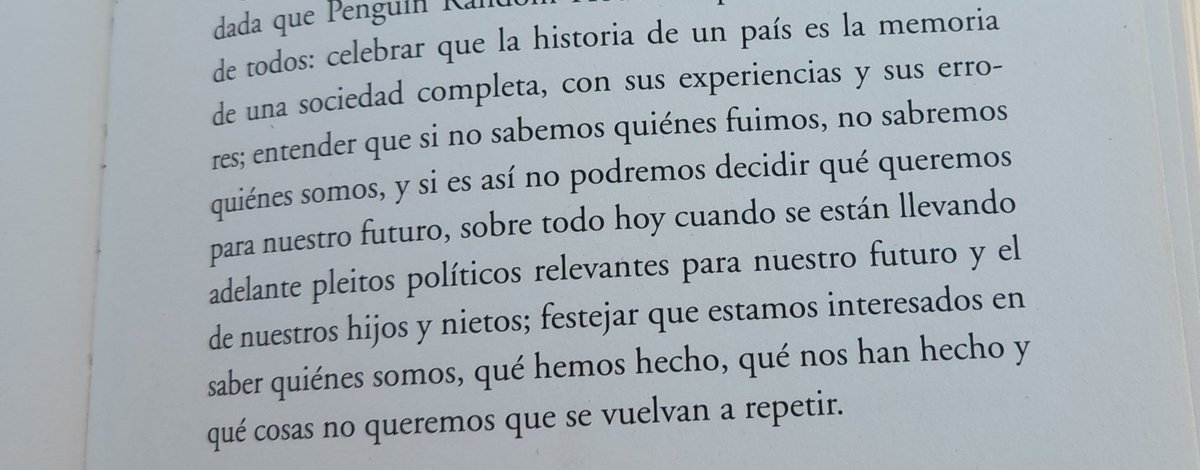 JocelynPalma16's tweet photo. A leer desde cero, nuevamente! 😉 siempre hay cosas que se pasan.
#Chivilingo
La mejor playa del mundo mundial. https://t.co/zWtmBRAdPY