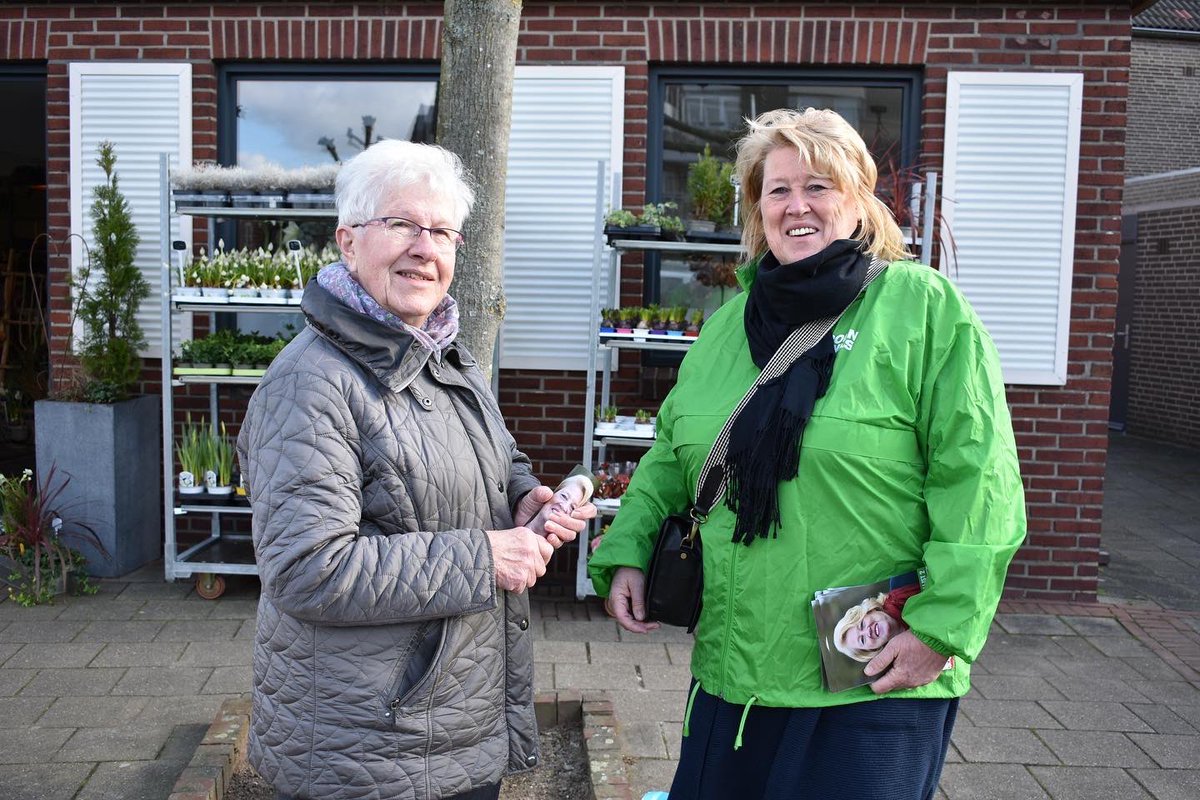 GLRoermond's tweet photo. Vandaag hebben we campagne gevoerd in #Swalmen!

📸@johandewal https://t.co/e8BdGcFypQ