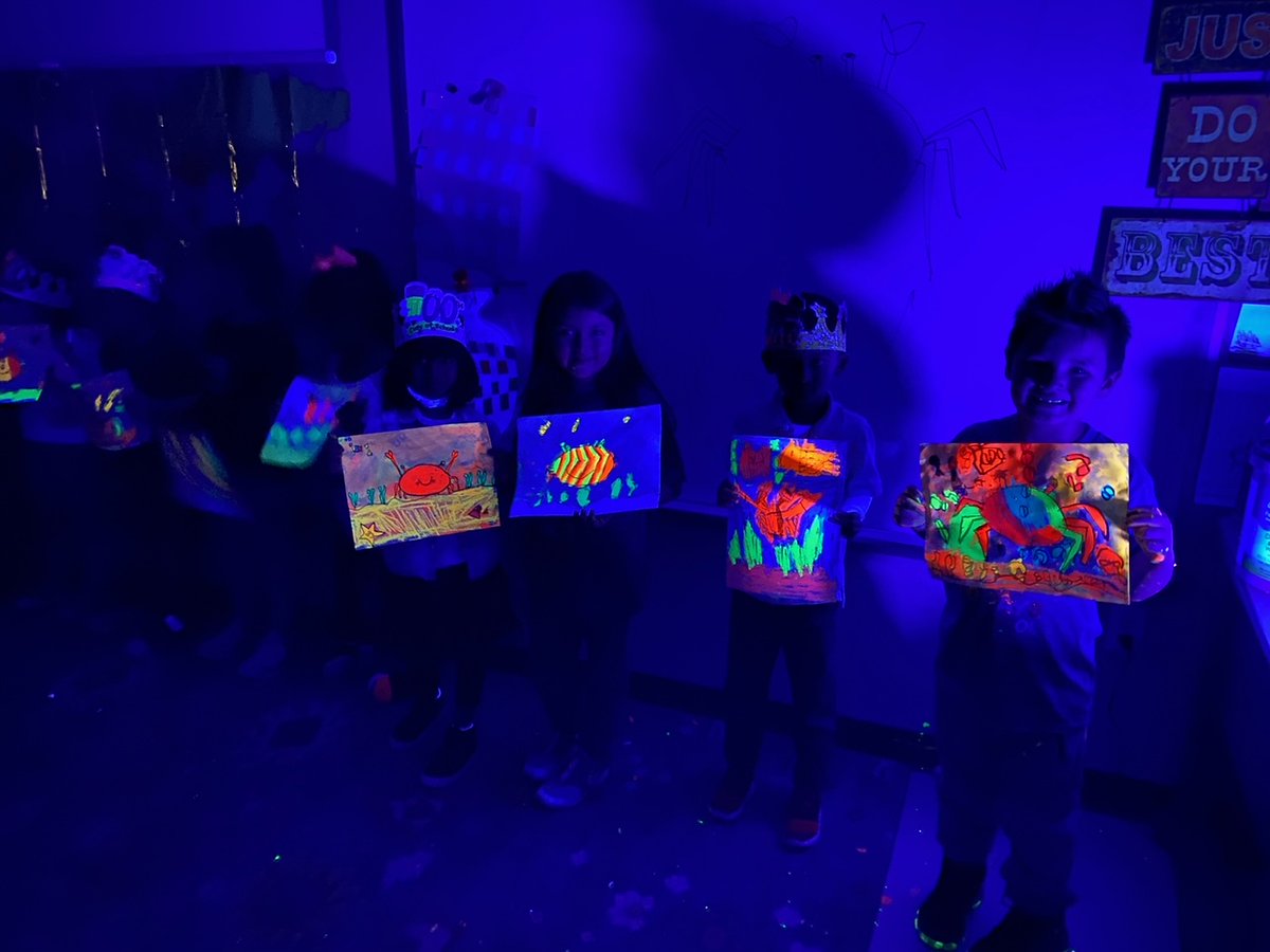 Thank you @SEF75182 for the Glow Art Supplies!