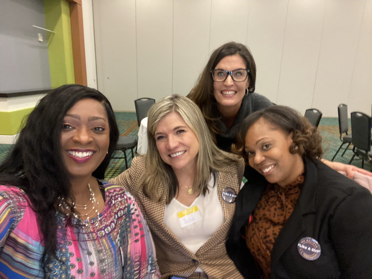 SuptSeptembra's tweet photo. What’s better than a Superintendent? FEMALE SUPERINTENDENTS! 🤩🤩 
Bonding  and strategizing on how to change the world of education. 
@AASAHQ 
@supsingh @drgoffney @DrPep24 @kivy0129 @SuptEnfield https://t.co/a2JeHP6viS