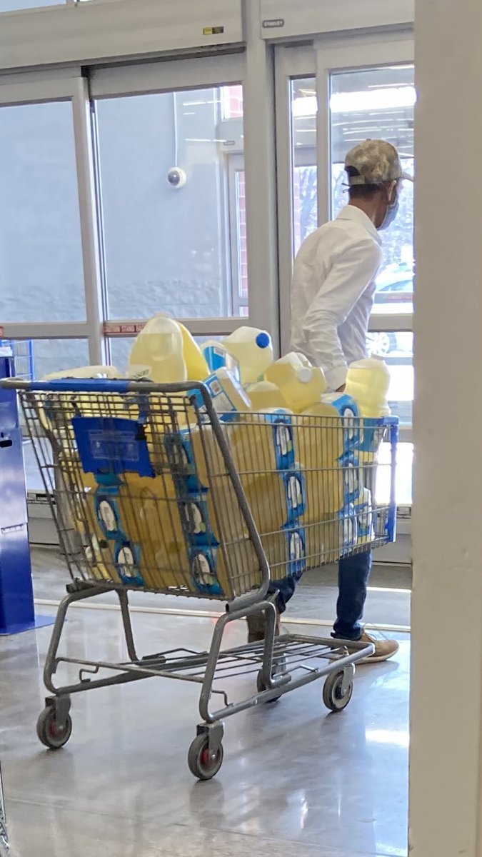 Wtf does he need all that vegetable oil for?? #peopleofwalmart