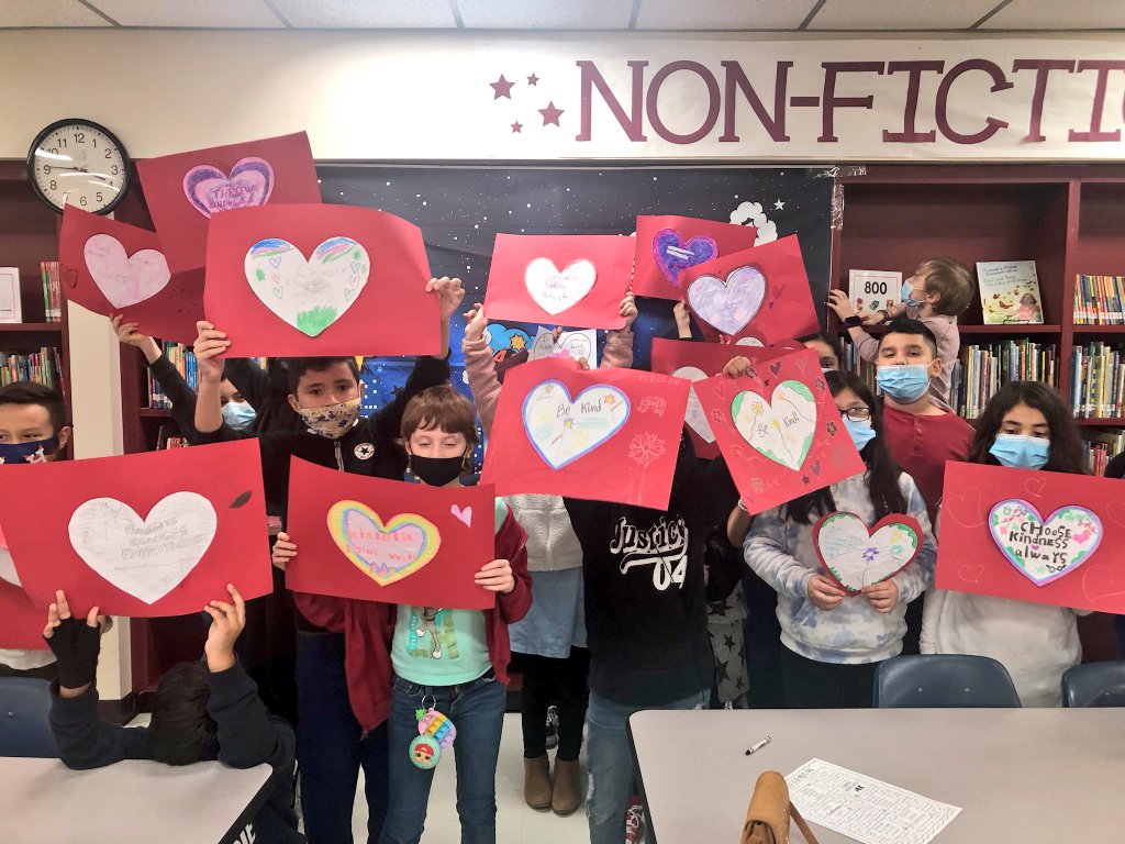 Happy Random Acts of Kindness Day! Kindness is our Superpower🦸‍♂️🦸‍♀️🦸. Our students spread kindness by writing Kindness notes to each other❤ #RandomActsofKindnessDay #MakeKindnessTheNorm 
@OdomES_AISD @RicardoPequeno1 @MsRosalesMEd @Odom_LMC @Maribel75908648