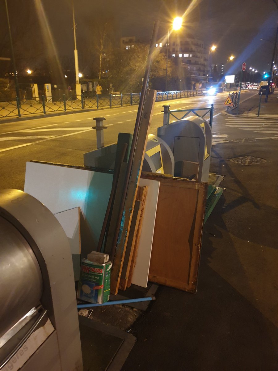 CAbandonnee's tweet photo. #eelvcolombes et #eelv s'associent avec #ikea pour vous livrer vos meubles à domicile ; c'est en kit et au pied de l'immeuble...
Uniquement à #Colombes #hautsdeseine
#saccageColombes
#stopcrade https://t.co/G9Nn5Vzd4j