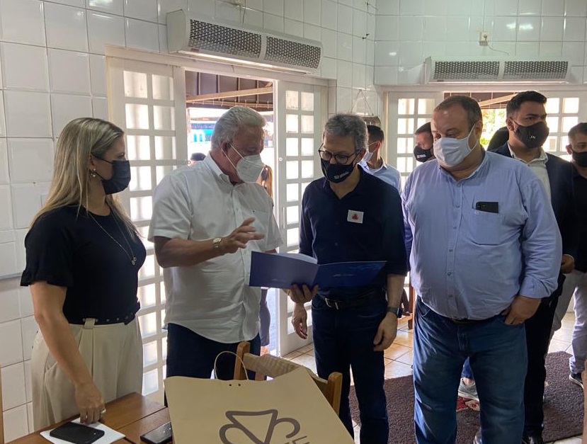 abcz_pmgz's tweet photo. Governador de Minas é convidado oficialmente para a 87ª ExpoZebu

👉 Acesse a matéria na íntegra em nosso site. (Link na bio)

#ABCZ #PMGZ #MelhoramentoGenético #Zebu #RaçasZebuínas #ABCZNoticia https://t.co/L4iHRx3Zx3