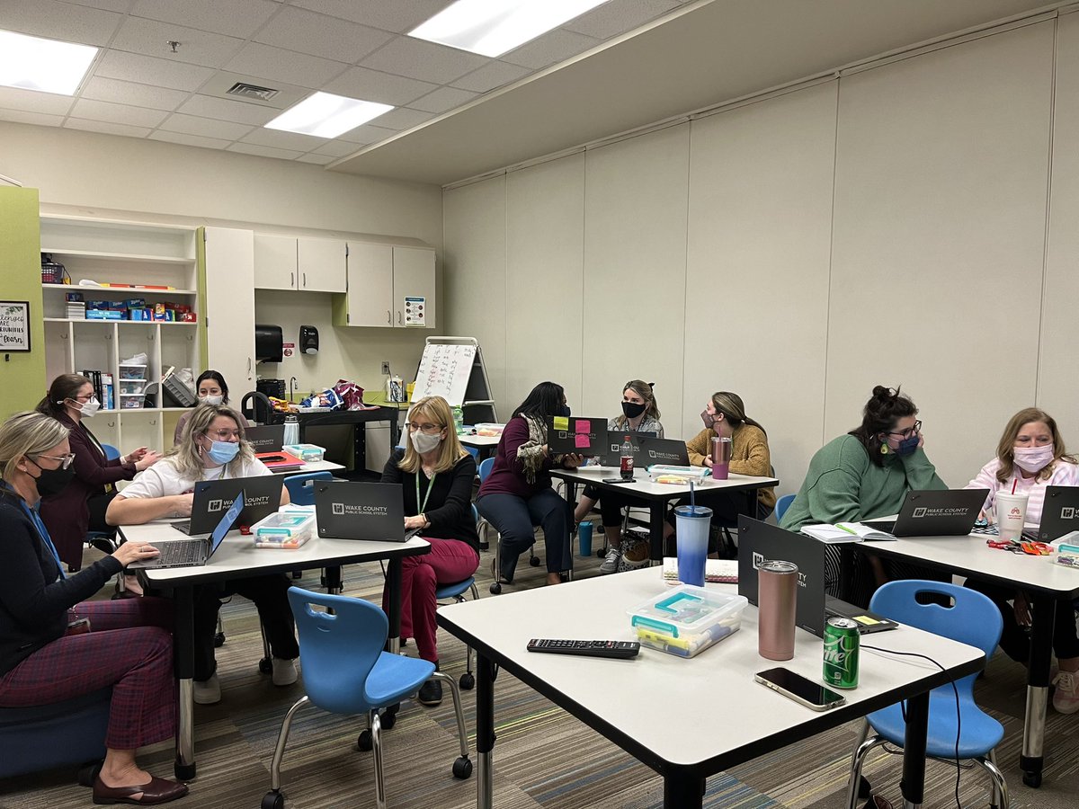 dgreener20's tweet photo. That’s a wrap on a week driven by data to guide instructional shifts with @WhiteOakElem K-5 teams! Loved the time to allow for collaboration in planning that is focused on high yield standards and student needs! 🙌🏼💚💙 #collaboration #buildingefficacy https://t.co/Ce5YJoTNKi