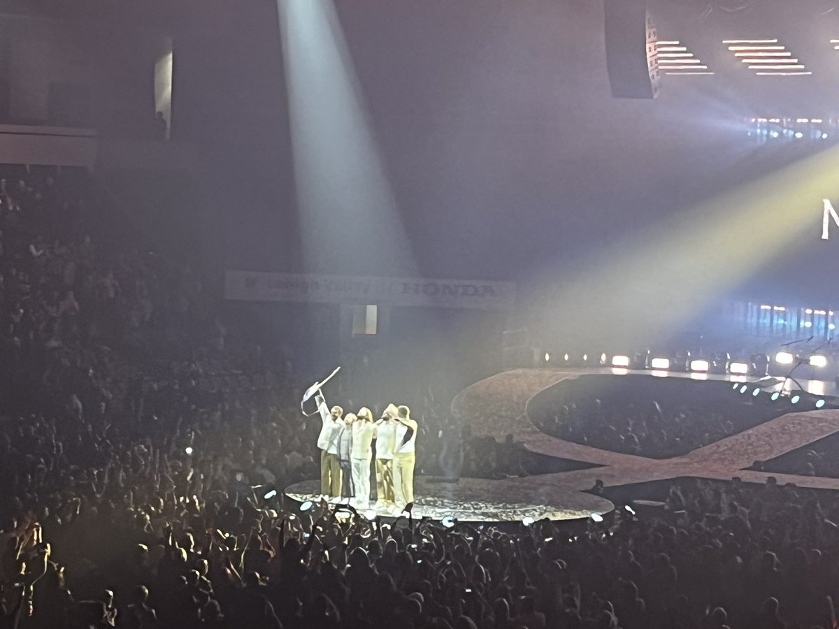 Thank you <a href="/Imaginedragons/">Imagine Dragons</a> for an amazing show in #allentownpa!  We brought all 4 kids and it was my 12yo’s first concert.  Your support for the LGBTQ community is so important to our family.  THANK YOU!