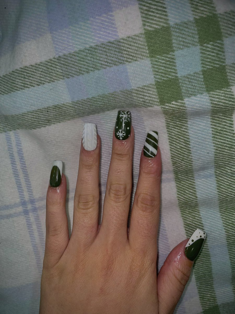 nailsbyreneee's tweet photo. Las Vegas Nail Tech. 
Gel X, Acrylic &amp;’ Custom Press Ons https://t.co/pb0Jx2y4hM