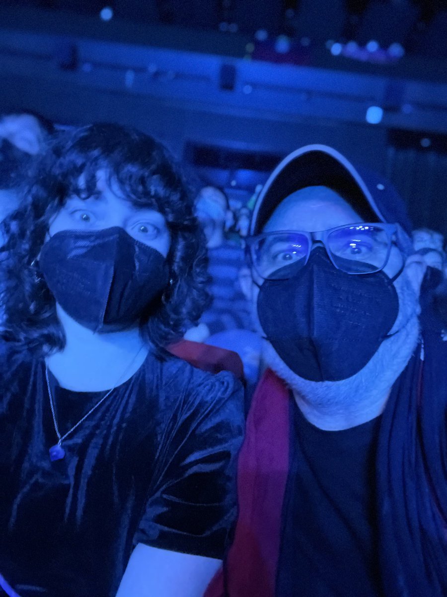 ertrivi69's tweet photo. &amp; @susabeltt se empeñó en verlo y yo claro…soy débil 😜 https://t.co/D7nz1Cvzwd