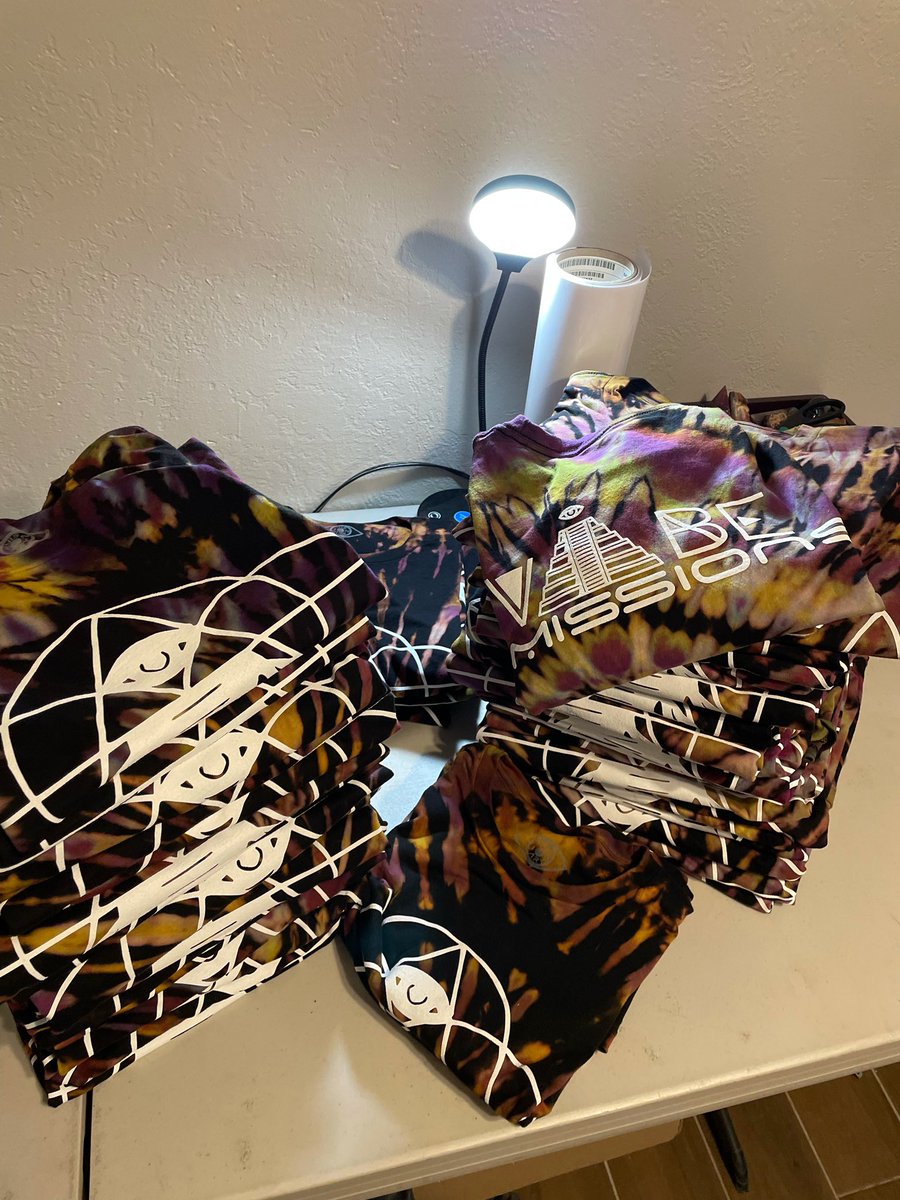 VibeEmissions's tweet photo. SHIRTS ARE SHIPPING OUT TODAY! THIS IS NOT A DRILL 🚨 https://t.co/2wux6QjyY6