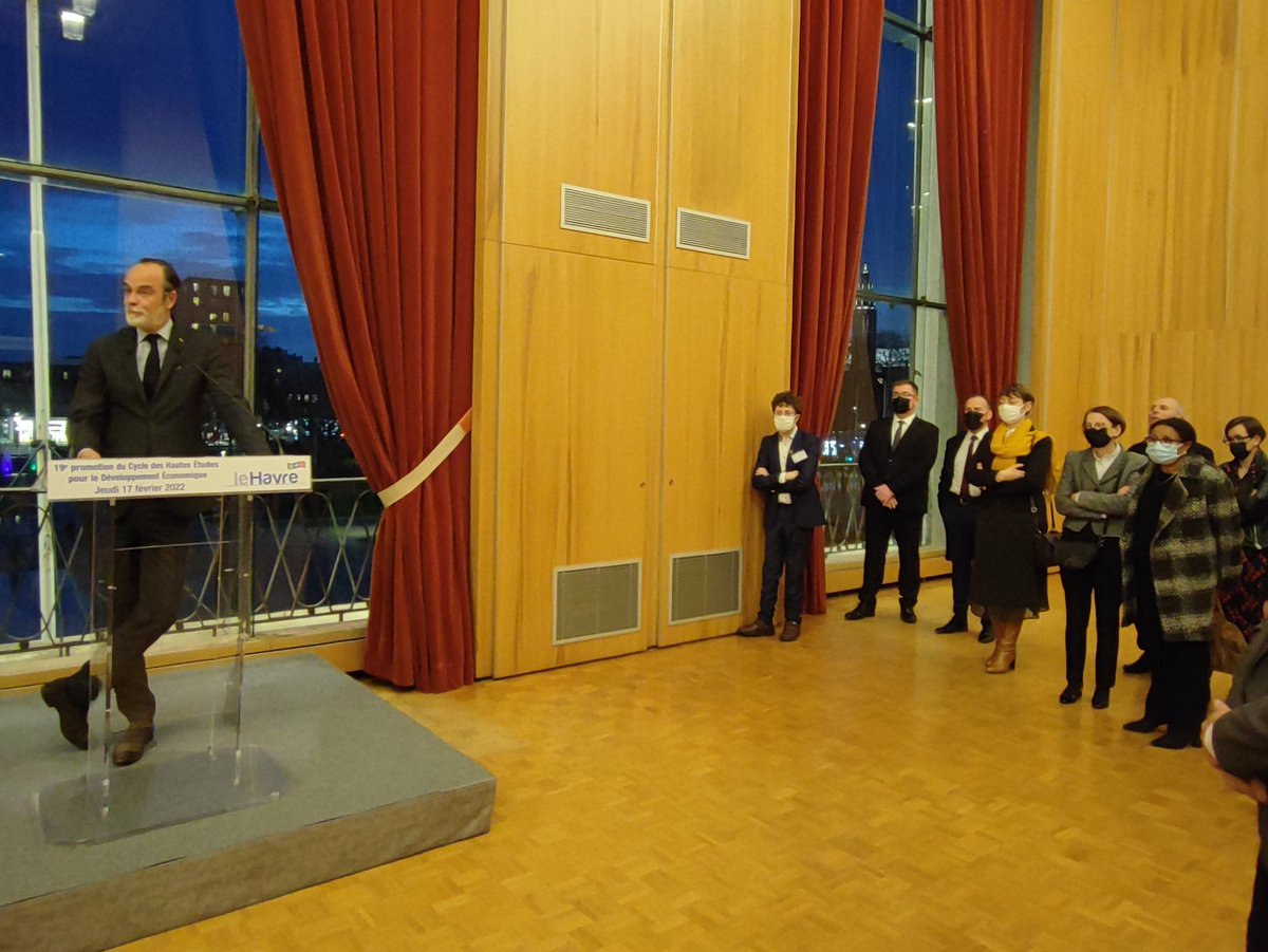 SeydouTraoreLH's tweet photo. ✅ @EPhilippe_LH 🇨🇵 Maire @LH_LeHavre et Président @LeHavreMetro a reçu la 19e promotion des auditeurs du cycle des hautes études pour le développement économique #CHEDE en présence Vanina Nicoli sous Préfète du Havre @Prefet76 et @ACanayer Sénateur @Senat . @Economie_Gouv https://t.co/bIHrxamMh4