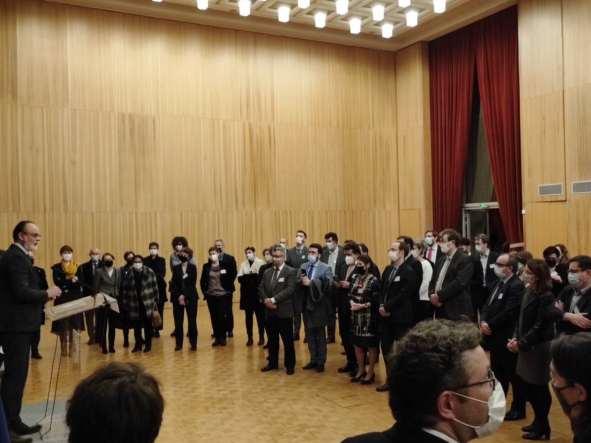 SeydouTraoreLH's tweet photo. ✅ @EPhilippe_LH 🇨🇵 Maire @LH_LeHavre et Président @LeHavreMetro a reçu la 19e promotion des auditeurs du cycle des hautes études pour le développement économique #CHEDE en présence Vanina Nicoli sous Préfète du Havre @Prefet76 et @ACanayer Sénateur @Senat . @Economie_Gouv https://t.co/bIHrxamMh4
