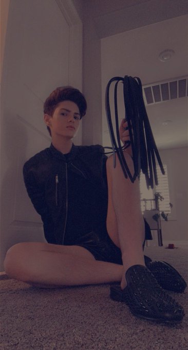 Worst nightmare dressed as a day dream 😴 https://t.co/I8NYBcTE50<a href="/tag/messyhair"class="tags"><span>#messyhair</span></a>