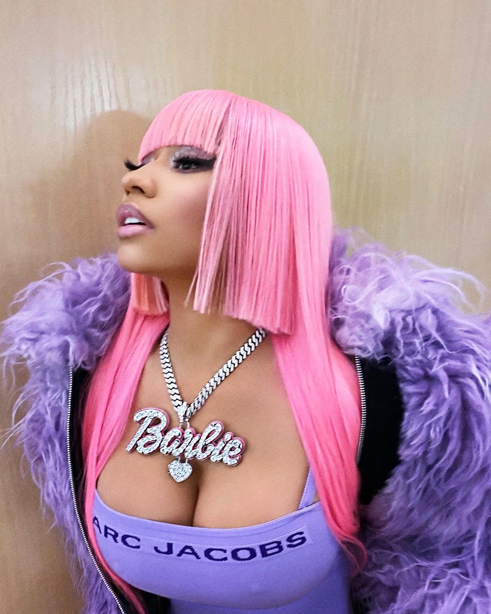 NICKIMINAJ's tweet photo. SHE STILL SPYIN ON MY FLICKS ✅

HE ADMIRING MY 💧✅ 

🔍 #DoWeHaveAProblem https://t.co/zANVRyZN2m