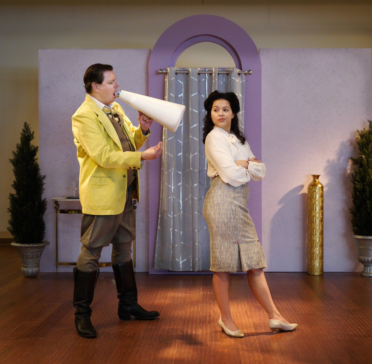 GulfshoreOpera's tweet photo. What is he saying?
See #thebatsrevenge, a musical comedy, touring February 24-27th in Charlotte, Lee, and Collier counties.
Experience the 1930s Hollywood retelling. Tickets available on https://t.co/I4K0mG7Sxi #diefledermaus #swflarts #gulfshoreopera #swflopera 📸 Ivan Seligman https://t.co/miF1pNVHH9