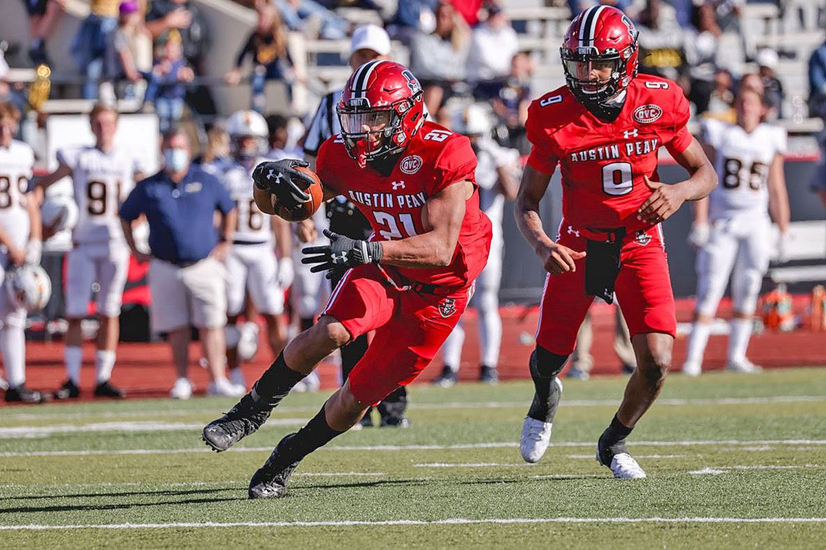 reggiejones224's tweet photo. Blessed to receive an offer from Austin Peay st university @APSUCoachJones @DCorbet55 @staufahema94 @JuCoFootballACE https://t.co/9xRuao3KFS