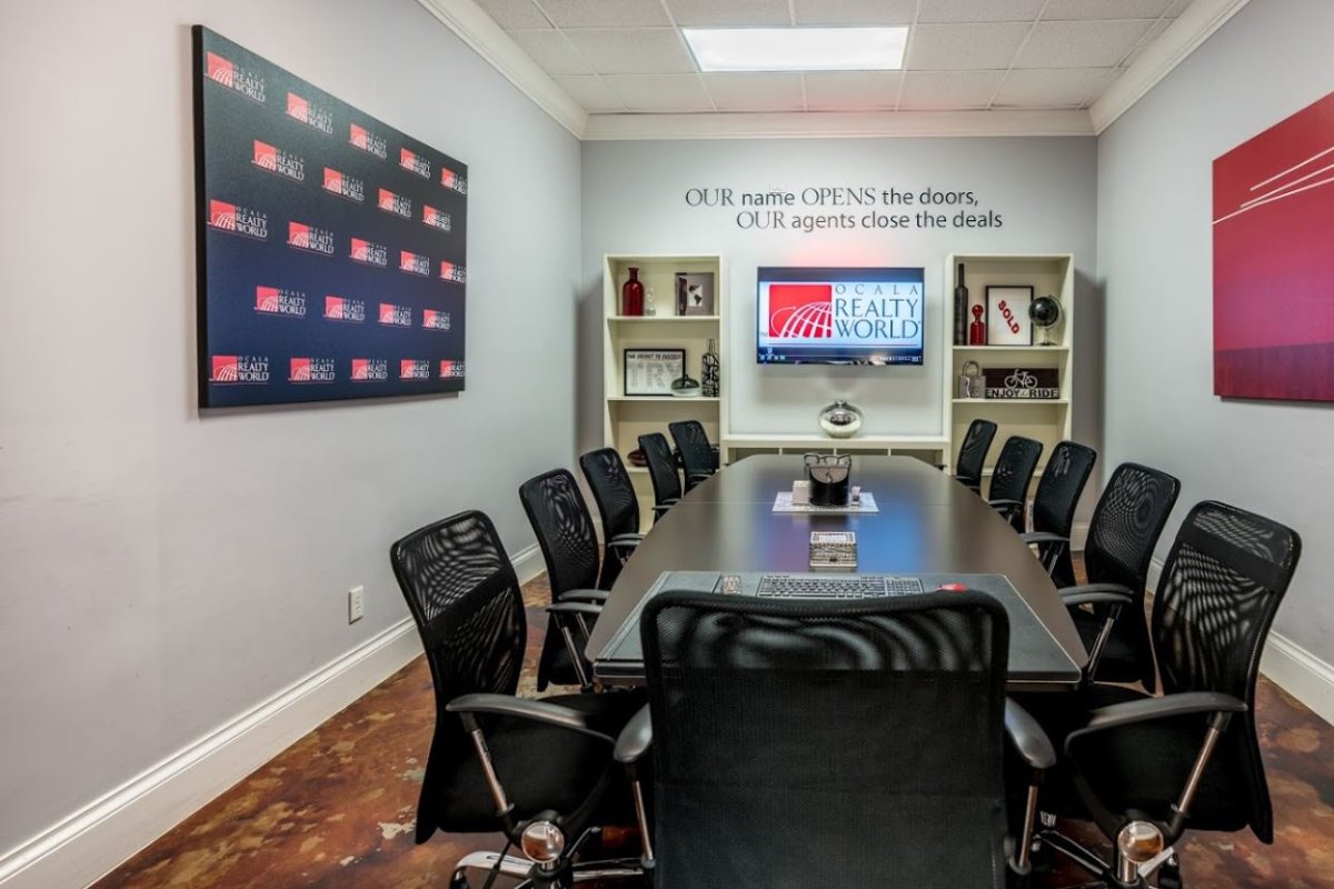 OcalaRW's tweet photo. Your future awaits. We're here to guide you on the journey of becoming a fantastic agent and we cannot wait to get started ❤ https://t.co/nnbYI3BAnN