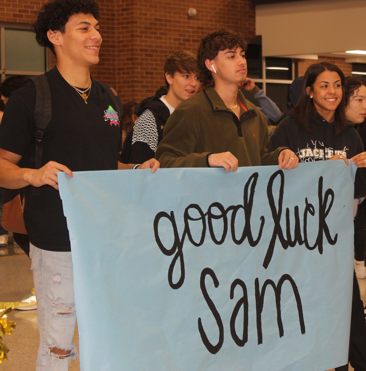 School send-off this morning for Samara Harman as she left for Austin and the UIL Texas Swimming Championships. First Lady Jacket in our swim program history to qualify for state all four years! c-isd.com/site/default.a…