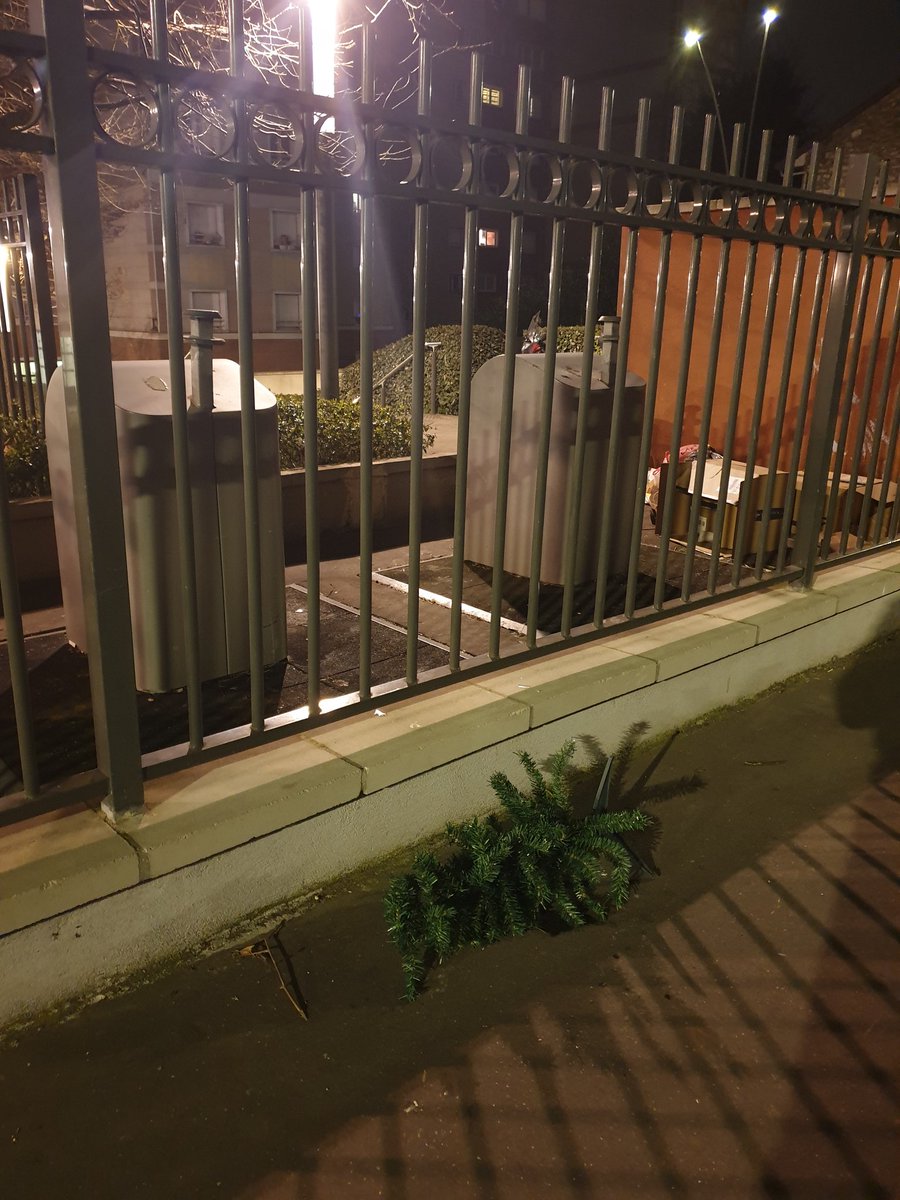 CAbandonnee's tweet photo. Notre municipalité #eelv #eelvcolombes &amp; apparentés met en œuvre la renovation urbaine #NPNRU à #Colombes #hautsdeseine. Il y a encore du boulot ! Encore 4 ans pour développer une "marge de progrès"
#saccageColombes
#stopcrade https://t.co/5lscLwZPHR