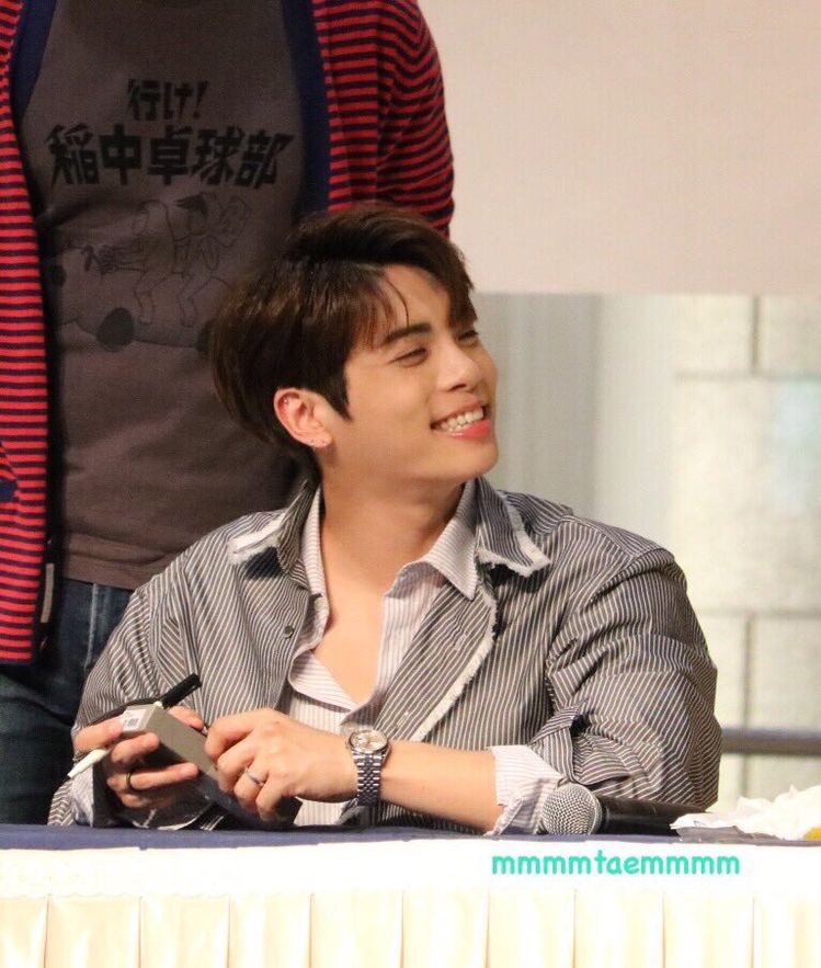 jjongweb's tweet image. jonghyun is pretty (REAL)