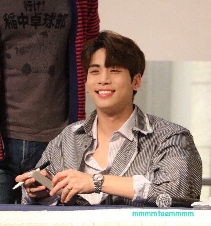 jjongweb's tweet image. jonghyun is pretty (REAL)