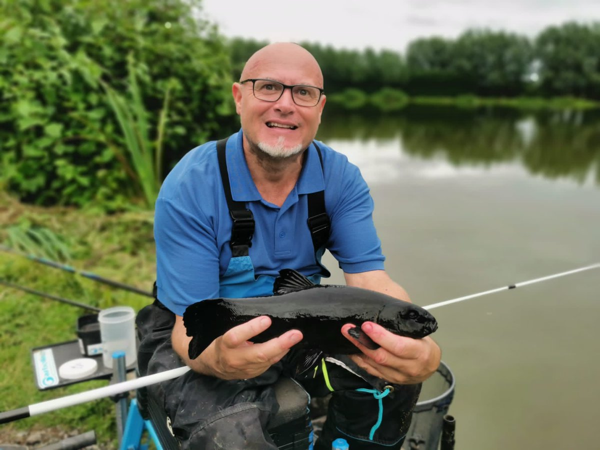 carney669's tweet photo. Can't wait for my edges to colour up, and get a surprise like this black tench..... never seen one before have you?
#garbolino_uk_ #bait_tech #Angling #polefishing #fishing #blakehall #matchfishing #groundbait https://t.co/GcvX4tWHhv