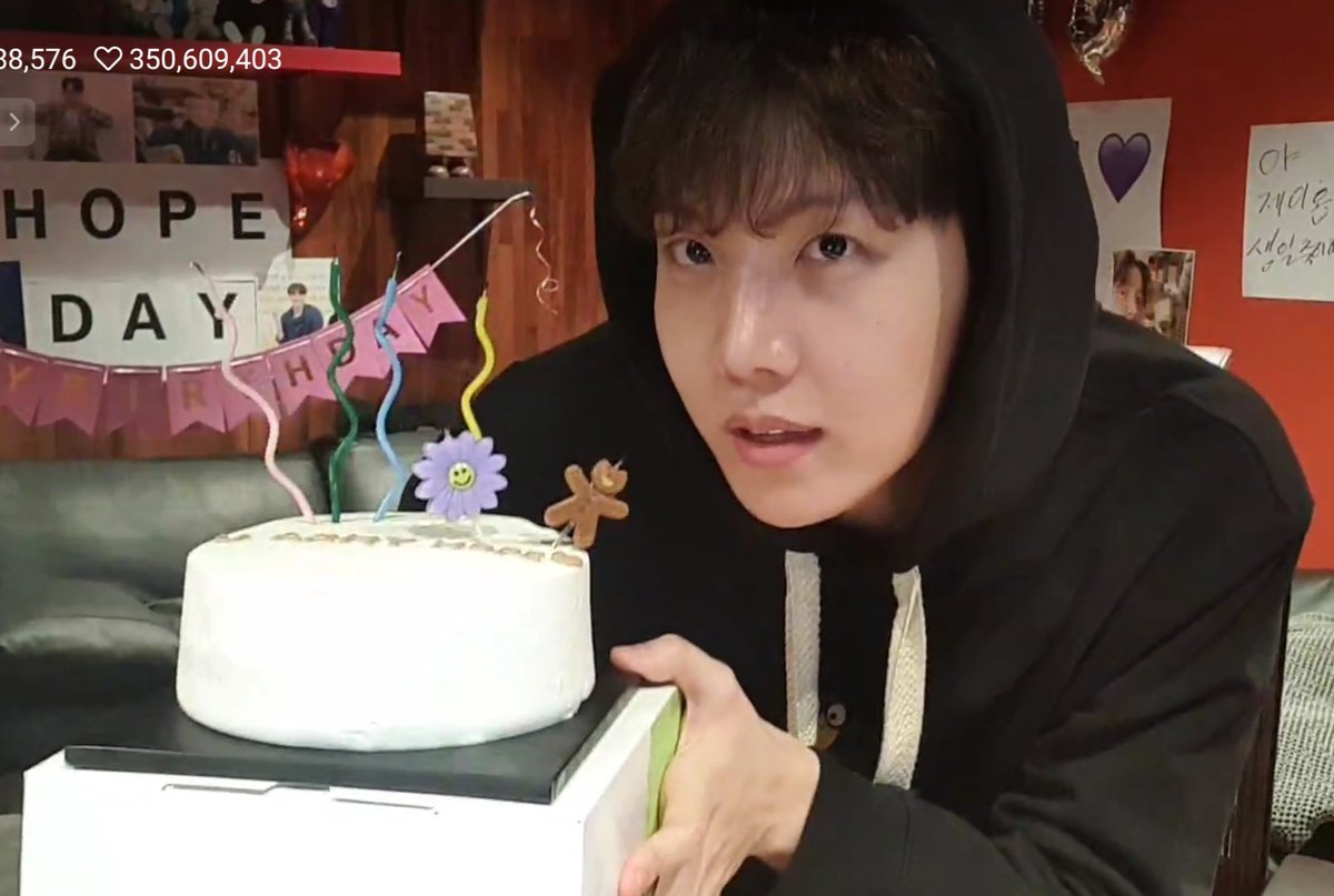Natyrud1's tweet photo. Hoy es un día muy malo y triste 😔
Esperaba hace días el cumple de #HOBI y por una mala noticia casi se me olvida.
Gracias por hacer Vlive #HOBI y alegrar un poquito mi día 💜💜💜
#happybirthdayjhope #HappyJHOPEday #HappyBirthdayhoseok @BTS_twt https://t.co/PGBGspVl3a