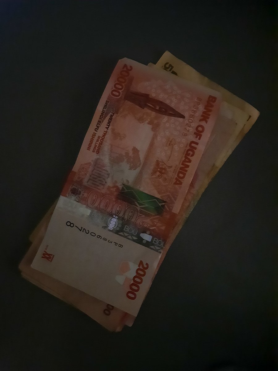 PicoNyeko's tweet photo. Mbu banks are over charging us for using their services. 😂😂😂😂😂😂😂 Who forced you to go there? Keep your money ontop of the fridge like me. No charges for any transactions. And most importantly no network problem when you need to withdraw. https://t.co/eLlRZaGc3o