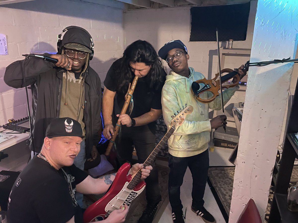 ShoshoneGeorge's tweet photo. Photos from recent jam sessions ft 💀DeadTom, DJ Nanobyte, Gonkama, &amp; Vic https://t.co/elE07xSwG1