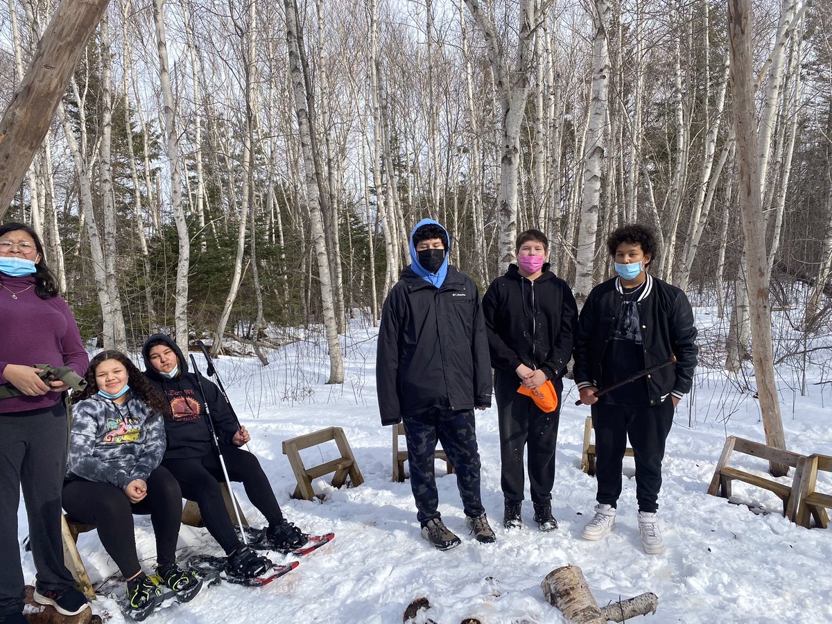 EastAntECA's tweet photo. Our grade 8 Mi’kmaw Language class took class outside and got some fresh air and did some snowshoeing! Looks like they had a great time! https://t.co/InMuFllyFh